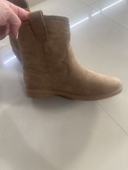 Нови велурани ботуши за момиче 35 номер