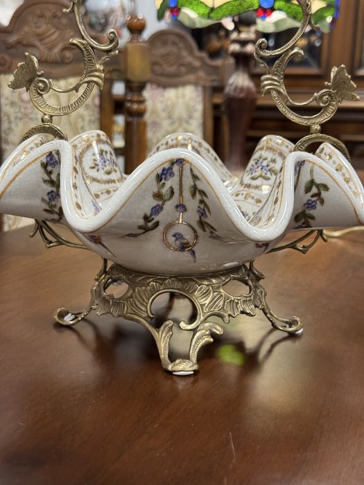 Cosulet din portelan cu elemente din bronz