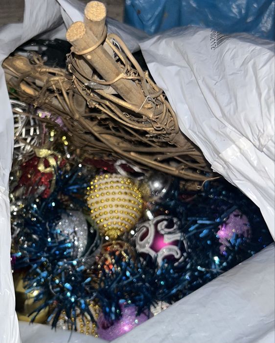 Brad artificial Caucazian 150cm suport plastic și kit decorațiuni