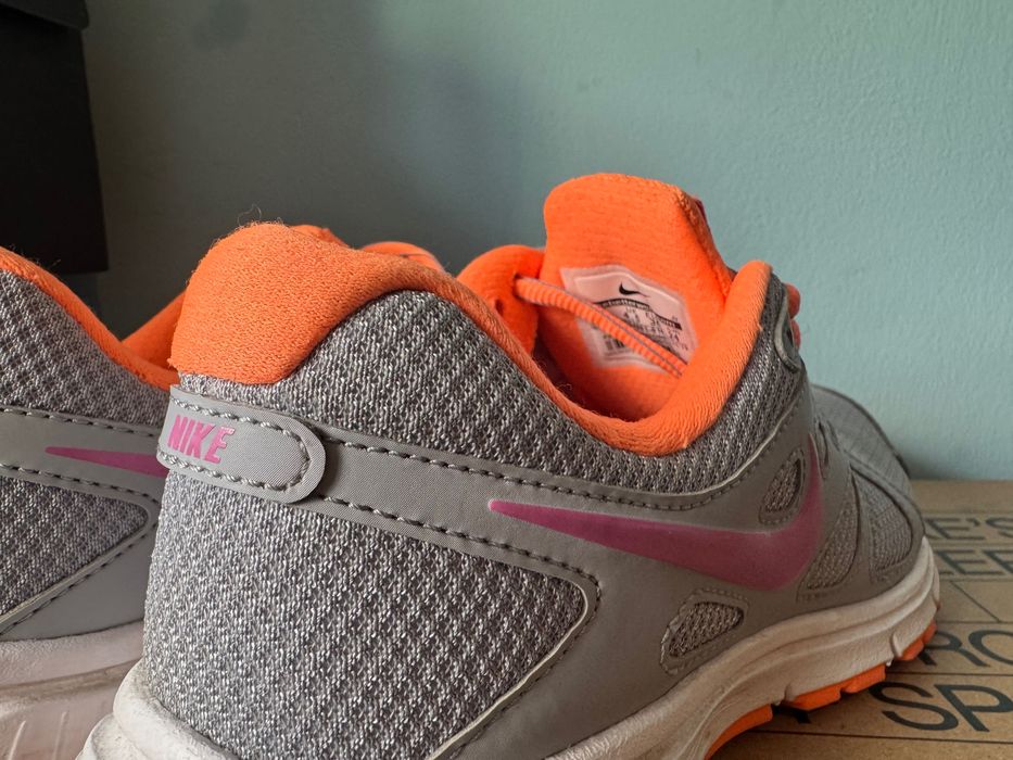 Дамски маратонки Nike 38 номер