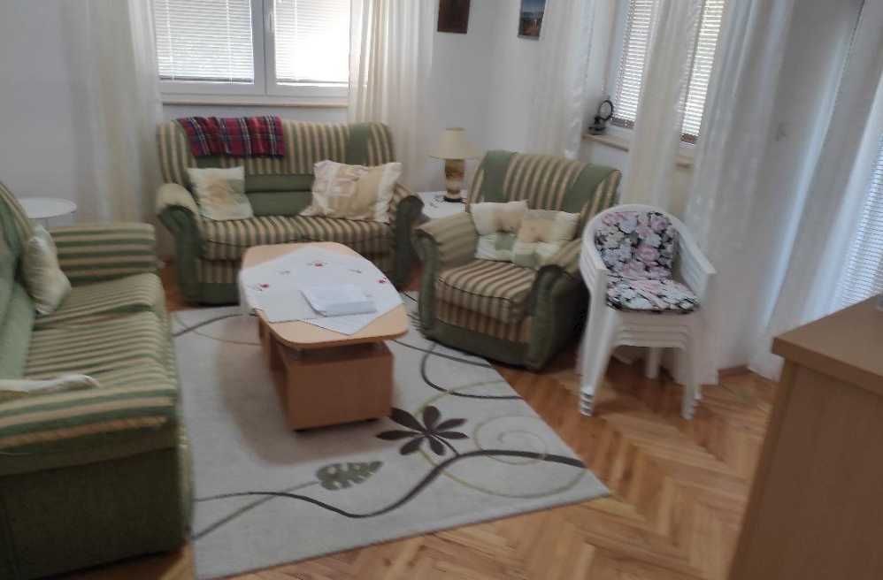 Дава се под наем Двустаен апартамент в Пловдив, Прослав - 65 кв.м за 234.6 € - Снимка #3