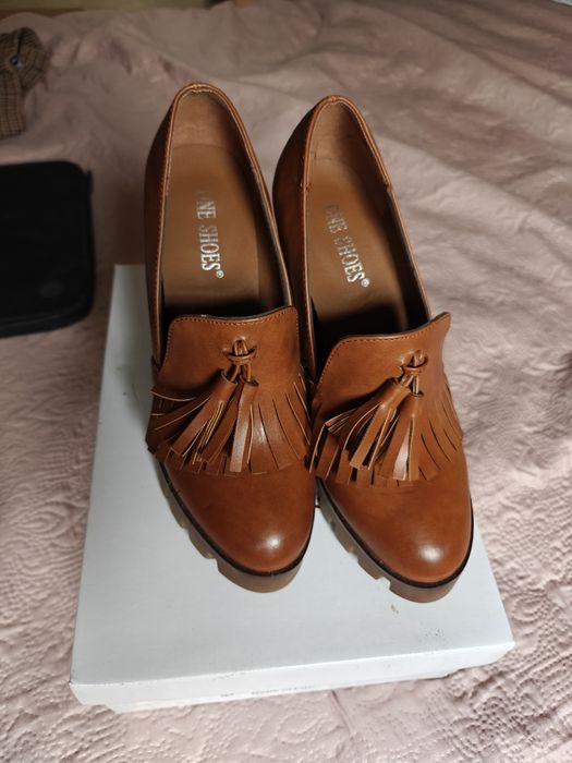 Pantofi maro cu toc si platforma, 38