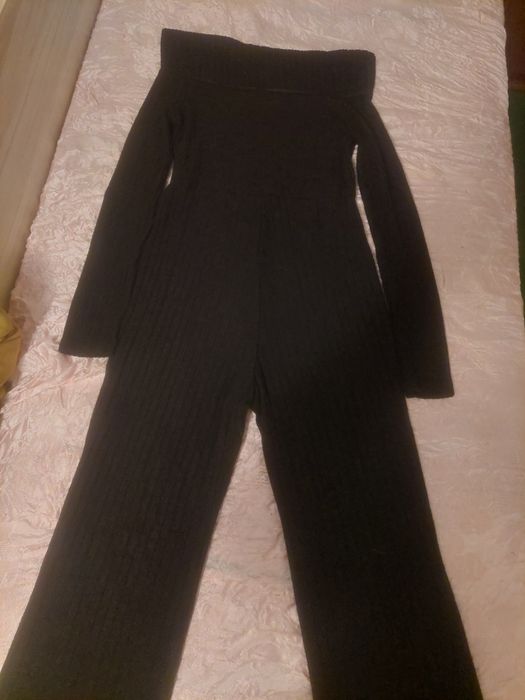 Продавам чисто нов елегантен дамски гащеризон.