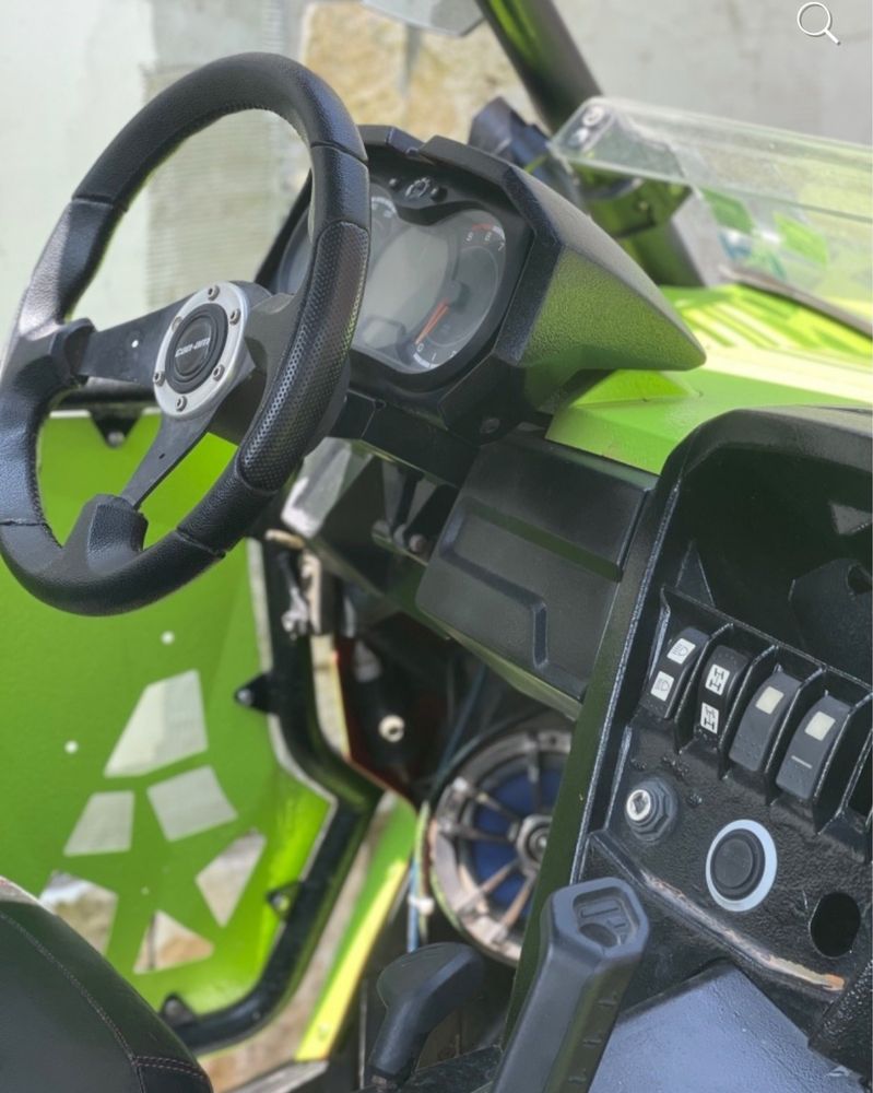 Can-am Commander 2011