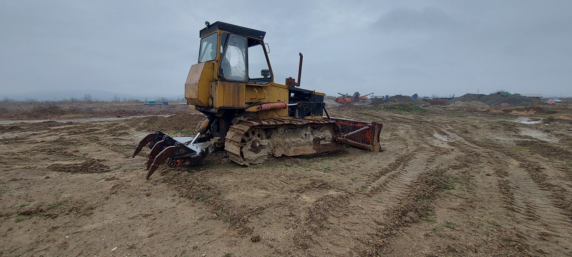 Vand buldozer romanesc UTB S 1801 L , Kirov, Hanomag 66