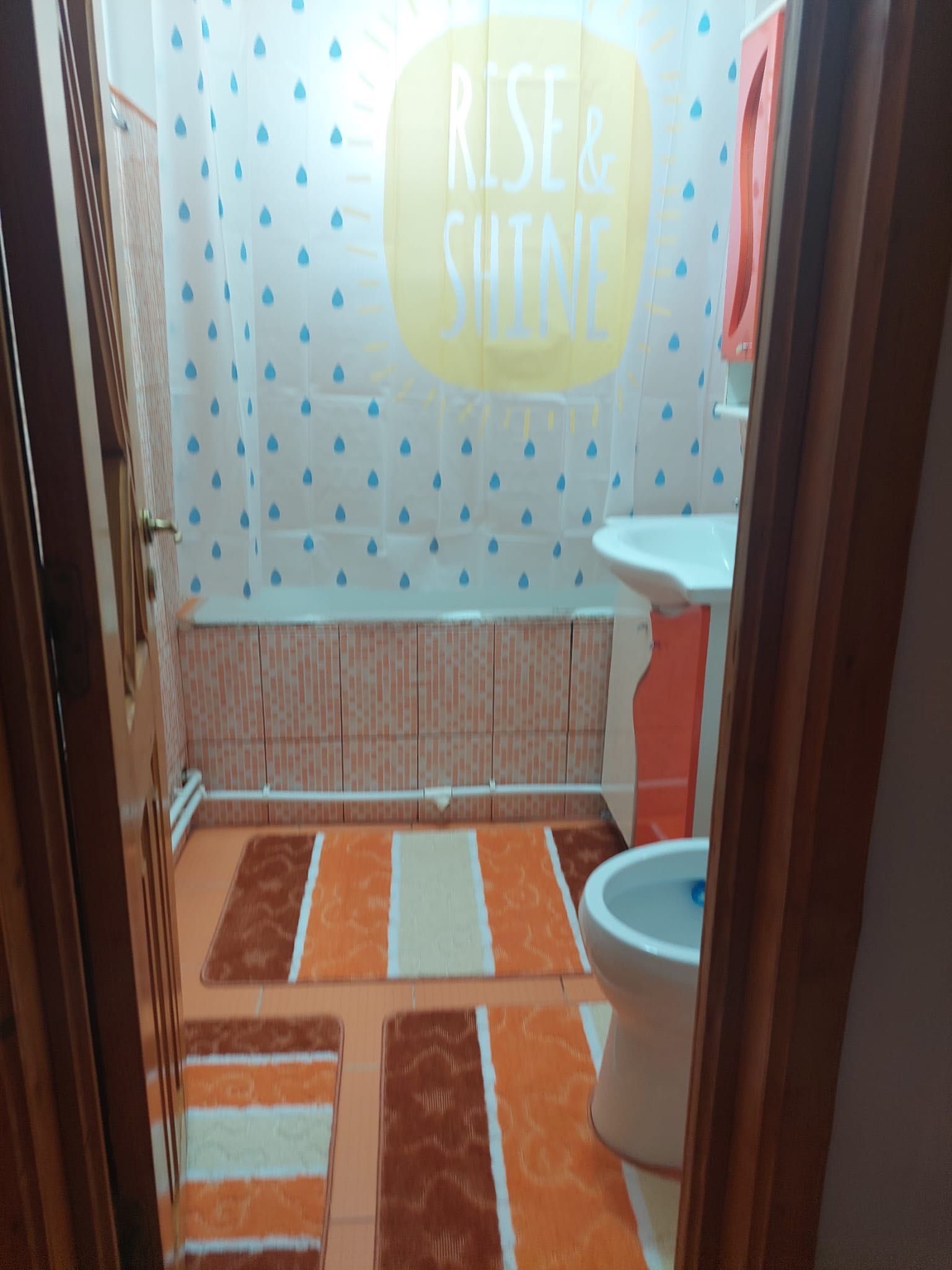 Închiriez apartament 2 camere Micro V