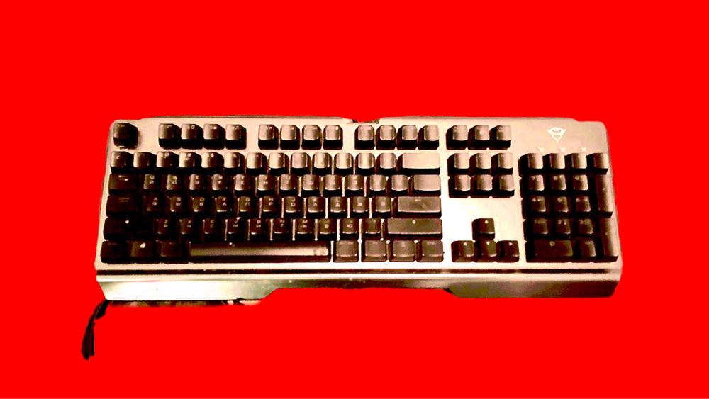 Мощный игровой ПК (системный блок,монитор,клавиатура,мышь,гарнитура)