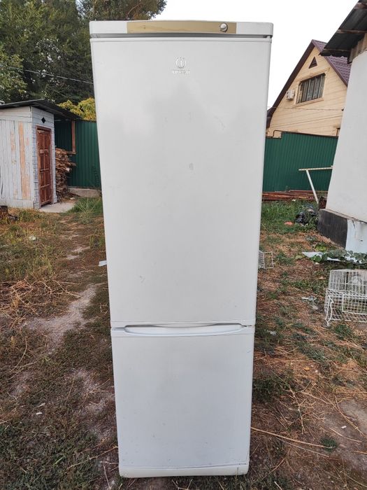 Холодильник рабочий