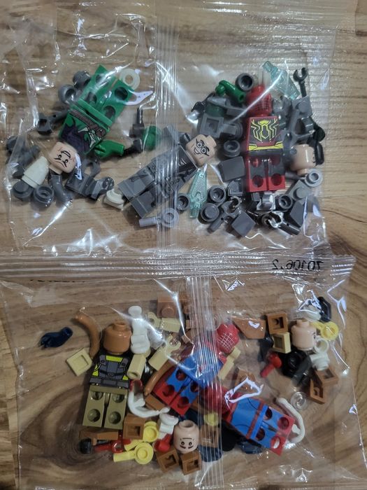 Blocuri tip Lego 76261 – Lupta finala a Omului Paianjen ( no way home)