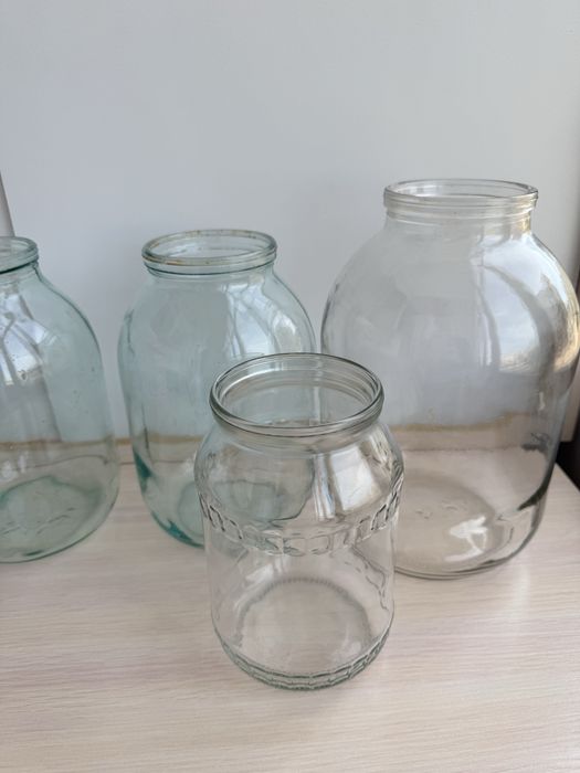 Продам банки трёх литровый двухлитровый одна литровый