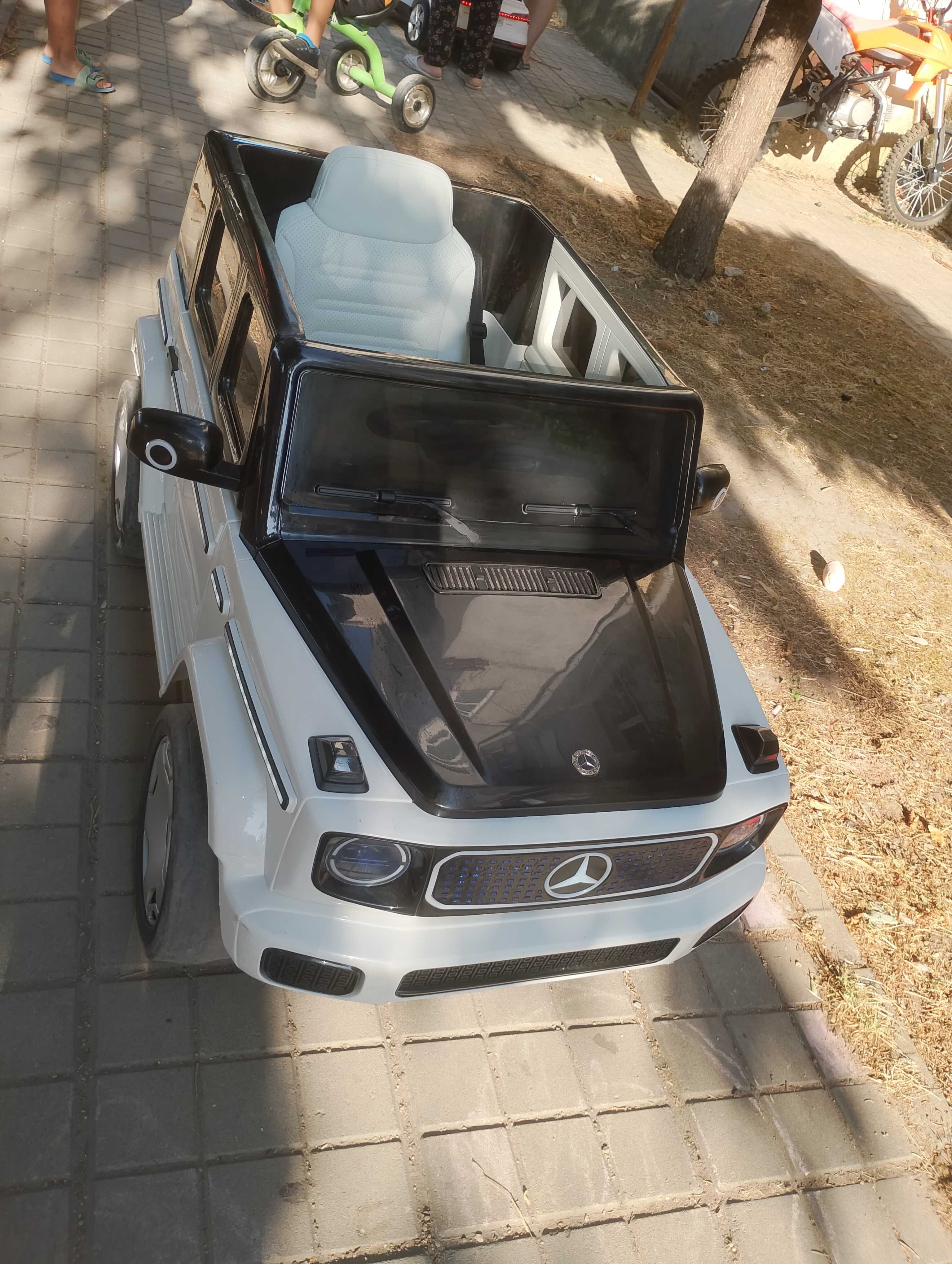 Акумулаторен джип MERCEDES BENZ