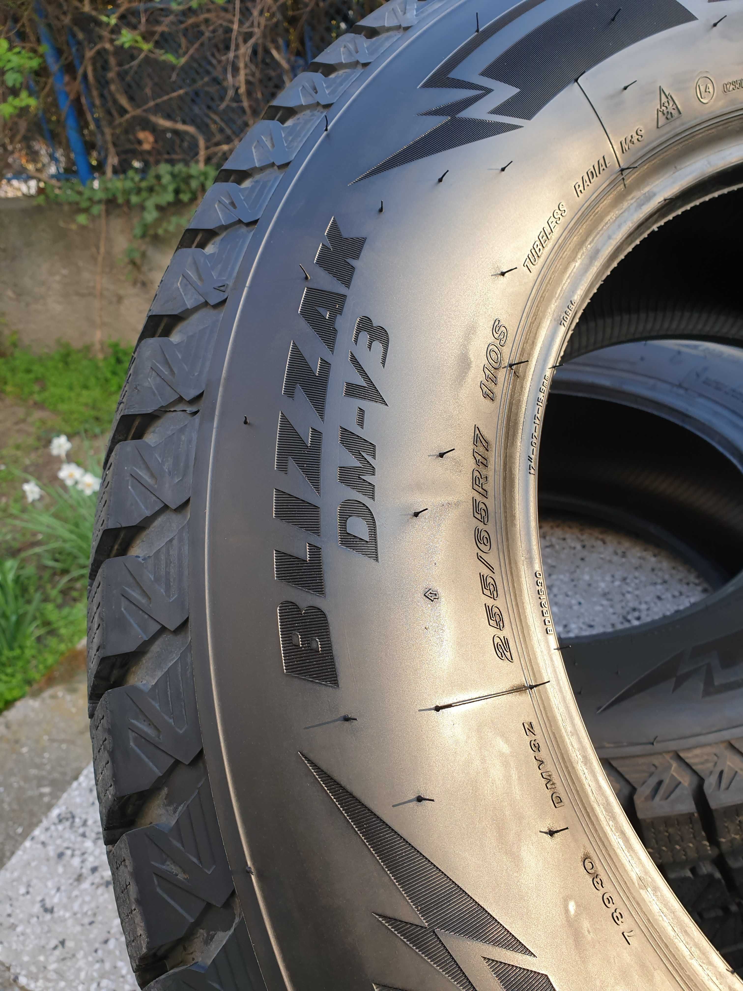 Гуми 255/65/17 -2 бр. Brigestone blizzak dm-v3