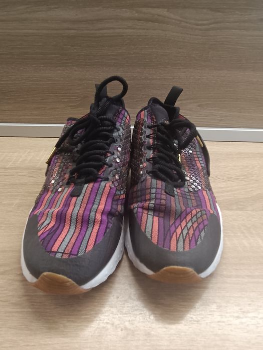 Skechers,calvin klein nike,nike 270