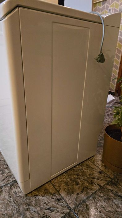 Пералня с горно зареждане Electrolux