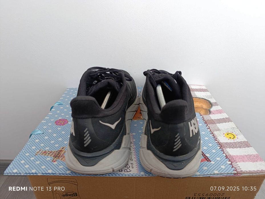 ''Hoka One One Arahi 5 Wide''оригинални маратонки 47 номер