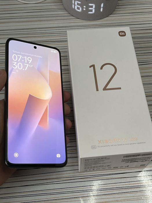 Продам телефон Xiaomi 12 Life 8/128