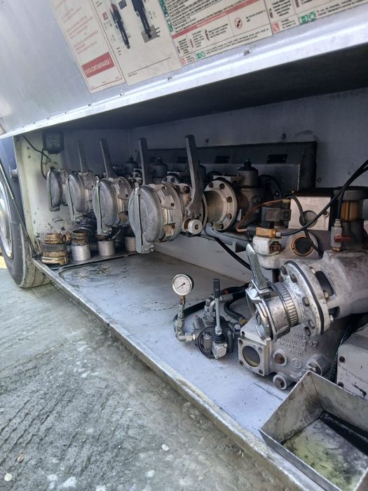 Cisterna Magyar. An 2008. Inox.