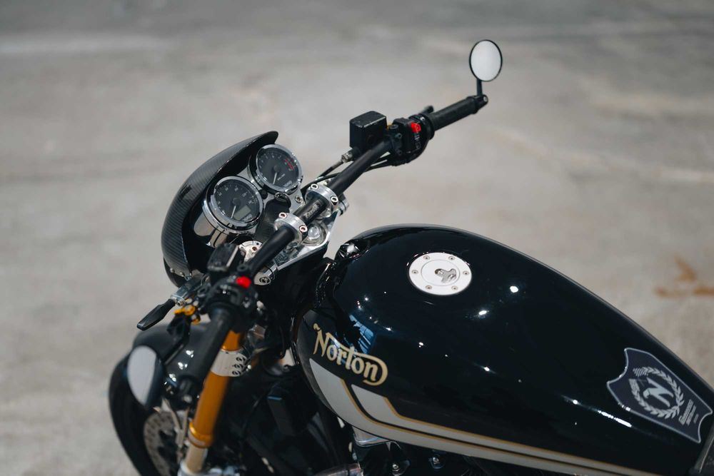 Norton Commando 961 (cafe racer / nu Triumph, Scrambler)