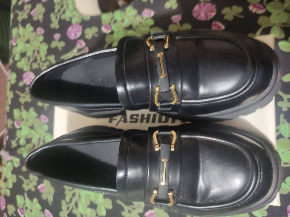 Модная обувь на девочек подростков