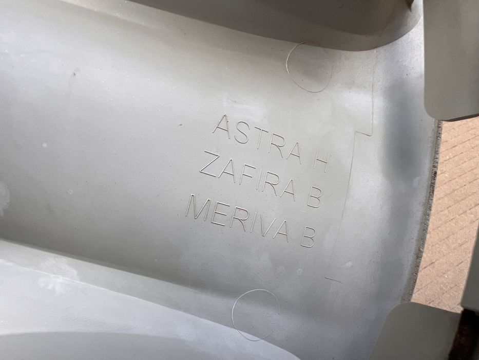 Оригинални тасове за Опел 16 цола Като чисто нови.