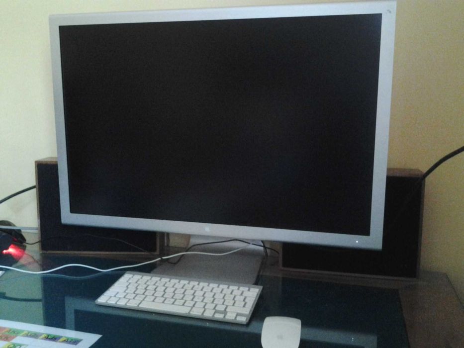 Apple Cinema Display 30-Inch (Aluminum) - A1083