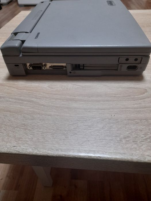 Ретро лаптоп Тошиба Сателите про 405CS