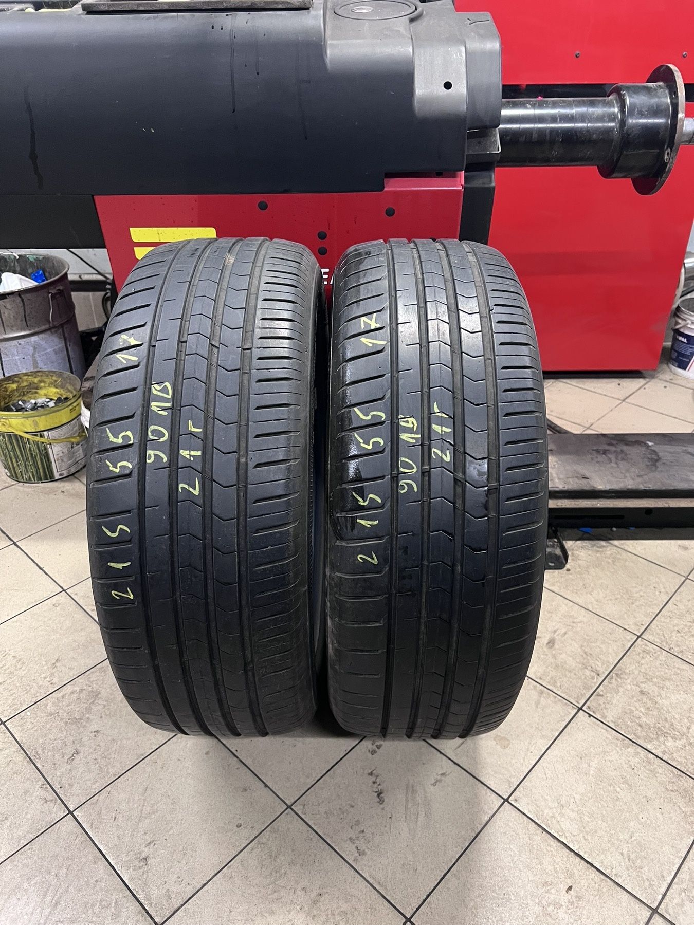 Летни гуми 215/55 R17 Vredestein