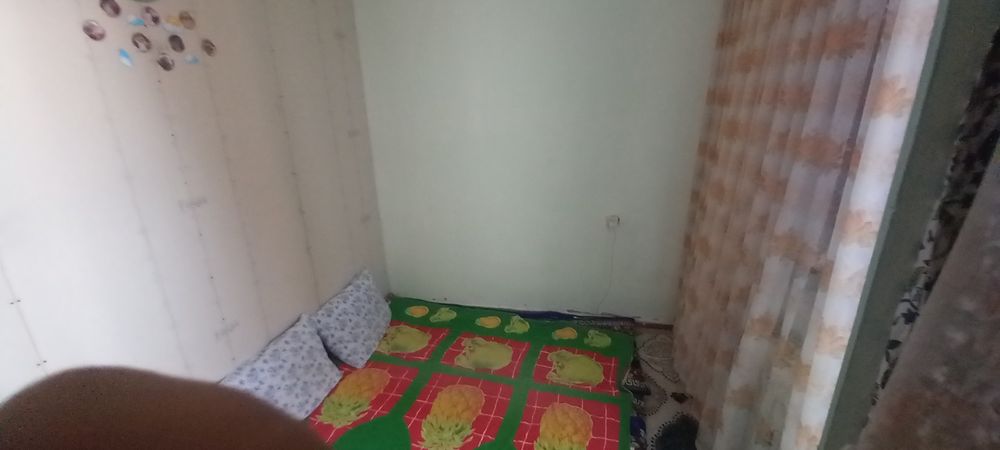 Срочно интернатда 1хонали уй сотилади 2хонали килинган гишли дом 17000