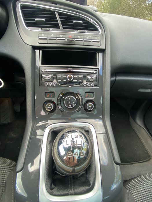 Peugeot 5008 1.6 hdi family