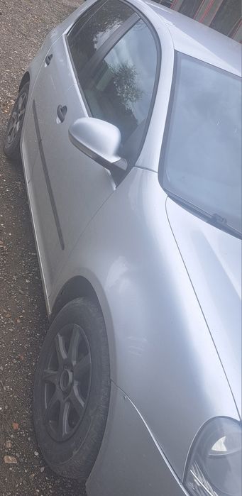 Vând golf5 1.6fsi