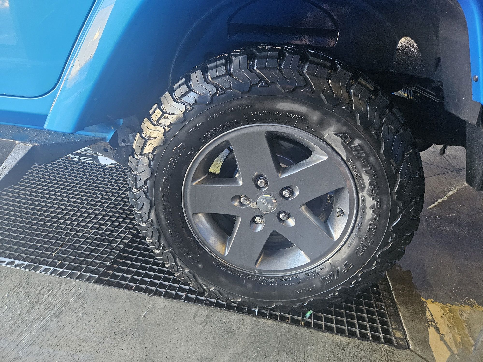 Jeep Wrangler  джанти с гуми за всякакви условия и офф роуд