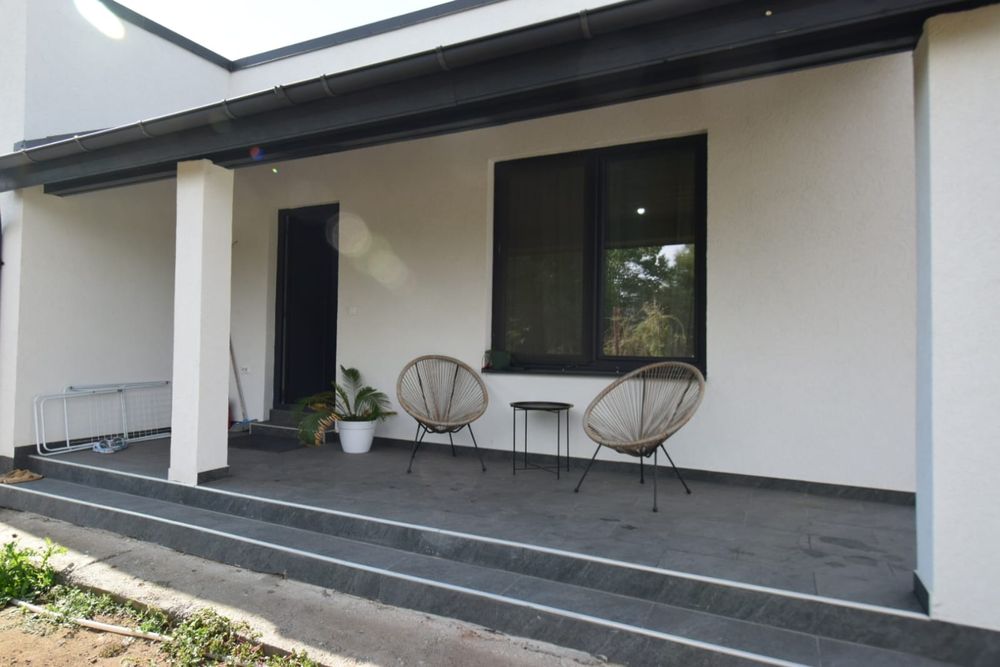 Vă propun spre vânzare o casă modernă, nouă. Pielești