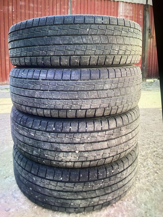 Автошины комплект 4 шт в отличном состоянии, срок эксплуатации- 1 зима