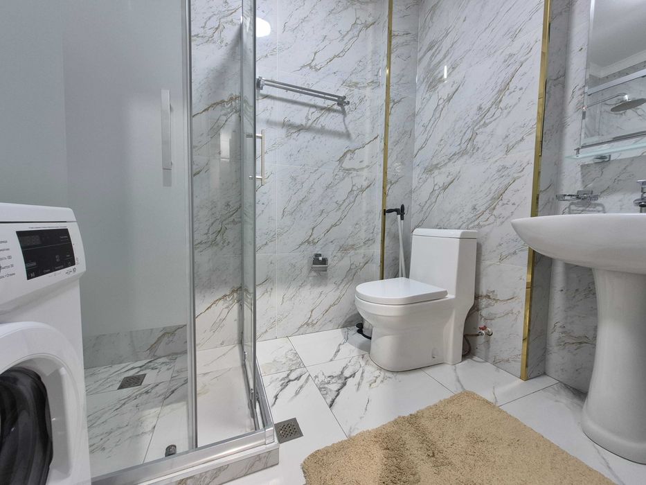 Продается Люкс 2х комн Квартира 40 м2 Алайский Басри Баба (7144)