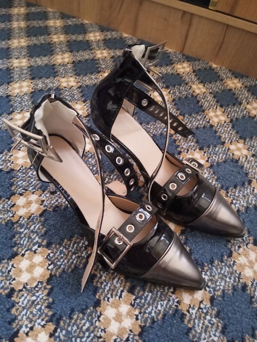 Туфли лодочки женские, на невысоком каблуке