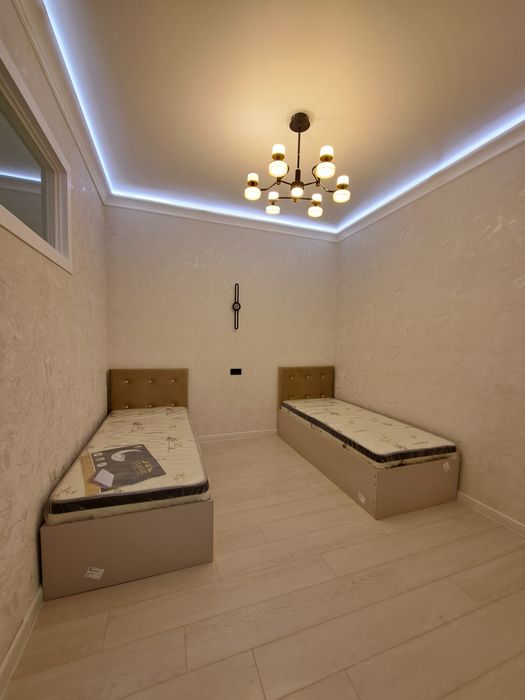 3 xonali kvartira sotiladi + katta hall