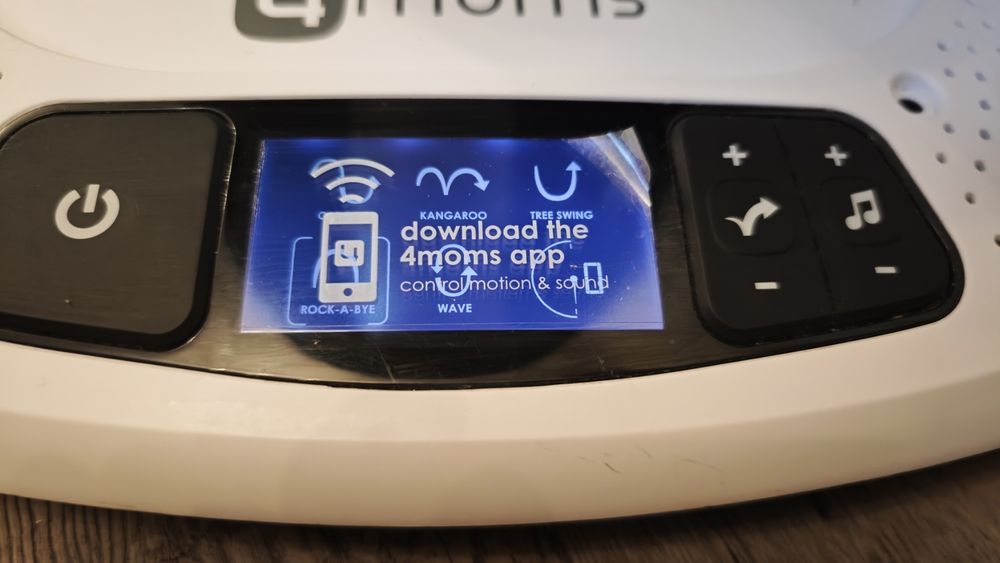 Електрическата бебешка люлка mamaRoo 4.0 Multi-color plush