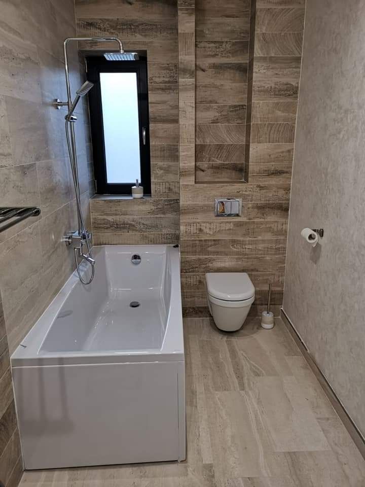 Renovări apartamente și case