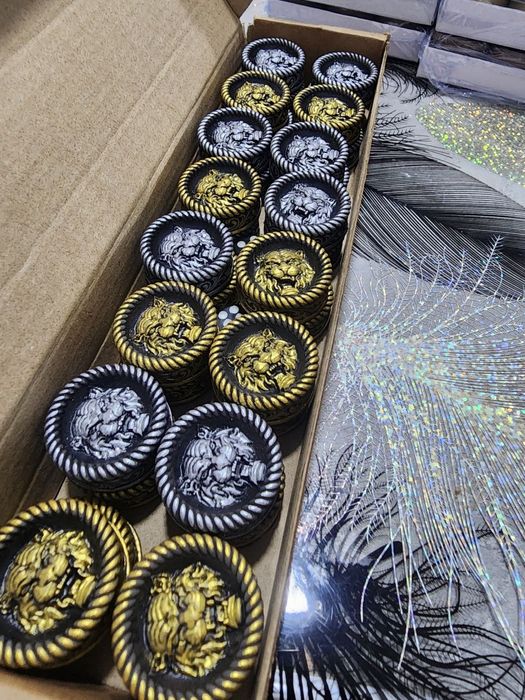 Размер 29мм По 16 шт Материал исскуственный камень,с подкладкой бархат