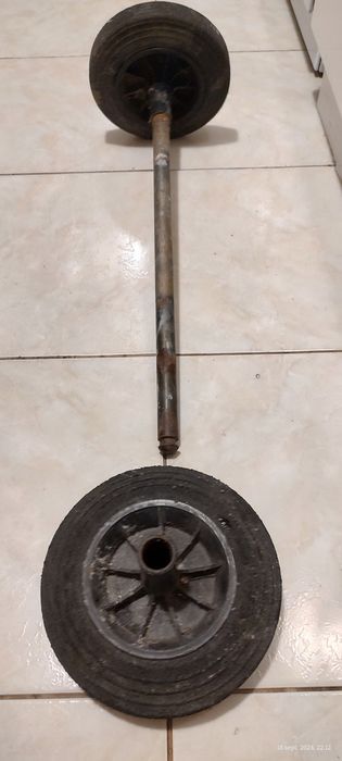 Vând roți cu osie pentru tomberon