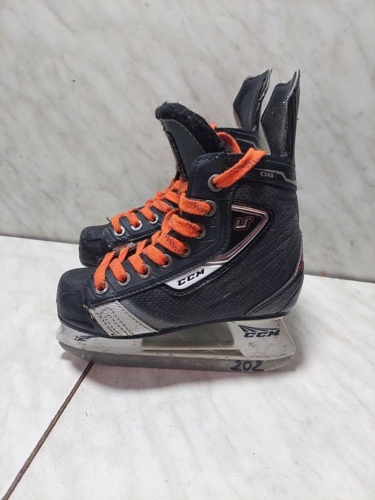 Patine 202 hochei hochey CCM U08 marime 30,5 (19,3  cm)