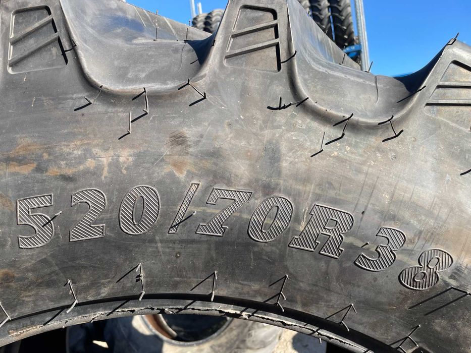 Cauciucuri noi Radiale de tractor spate cu livrare rapida 520/70R38