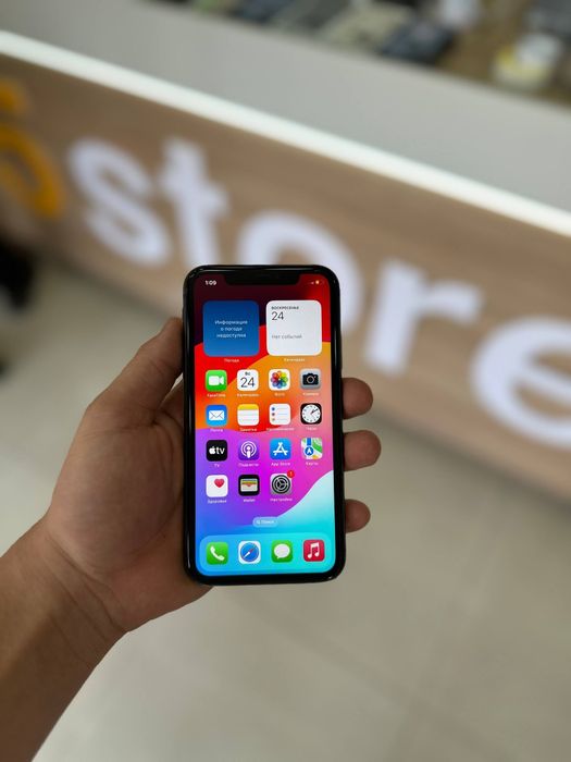 Iphone 11.          .