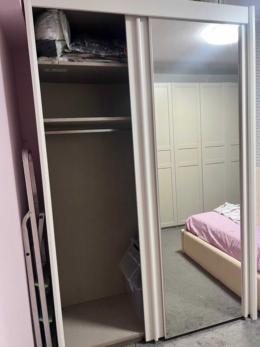 Гардероб с две плъзгащи се врати