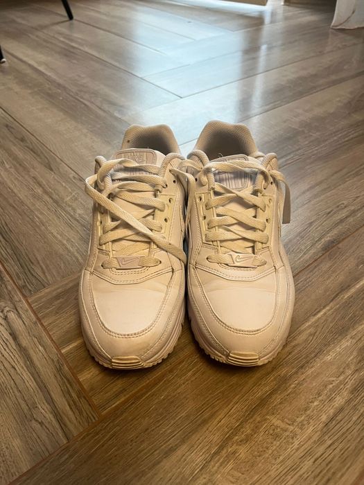 Adidasi nike de dama