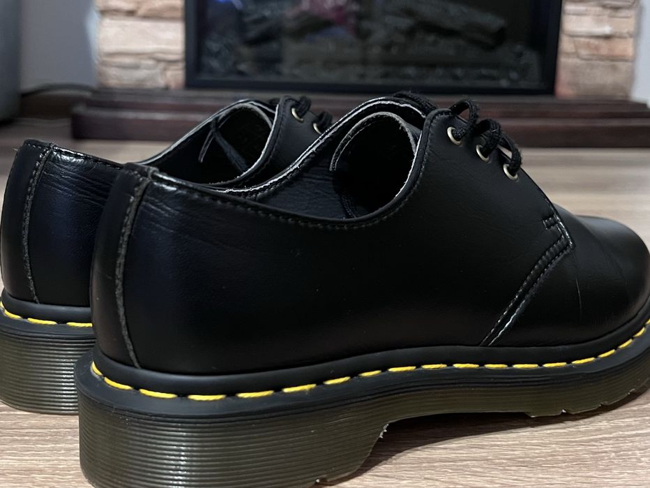 Pantofi Dr. Martens.. marime 41