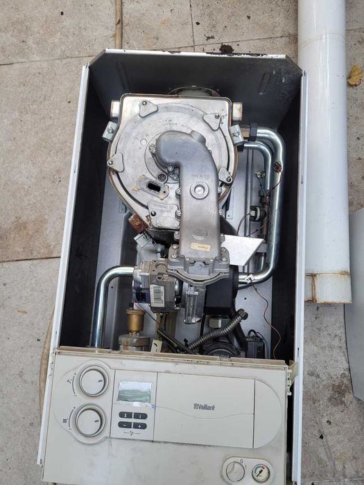 Centrala termica Vaillant VU OE 466/4-5 schimbator defect, pompa noua