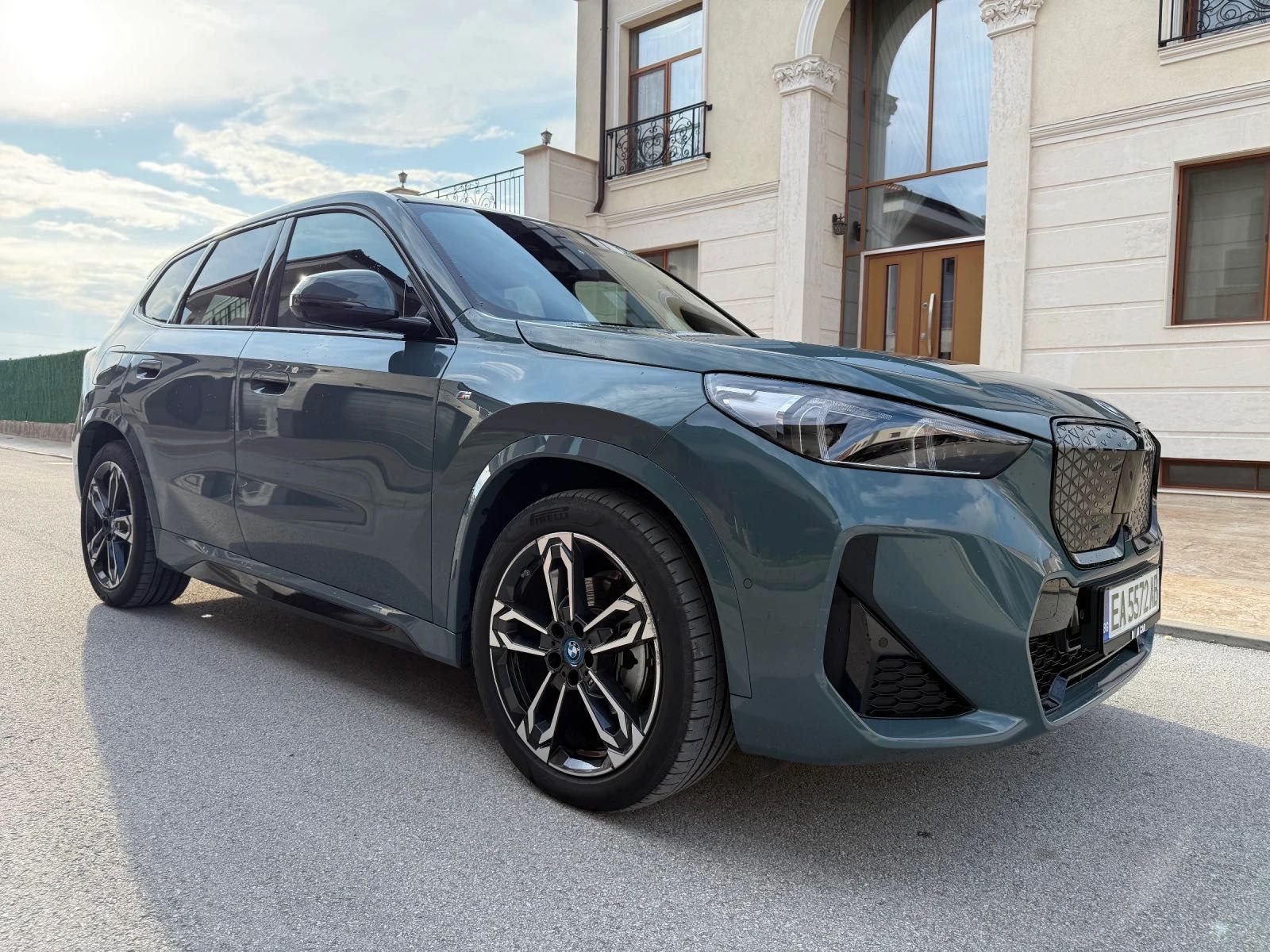 BMW - IX1 2024г. 18000 км.
