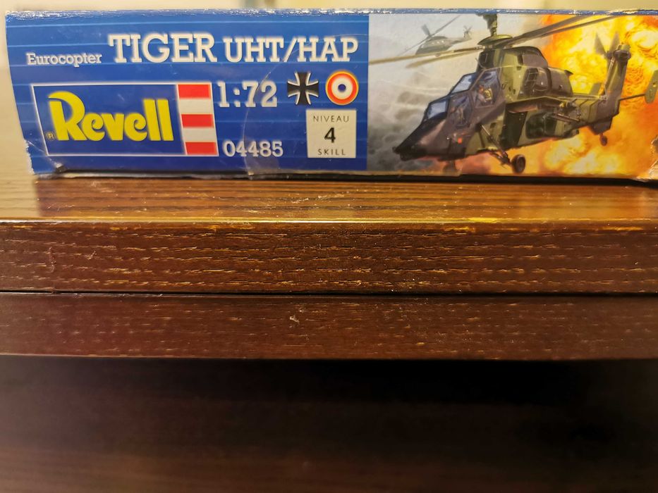 Revell Tiger UHT/HAP модел за сглобяване
