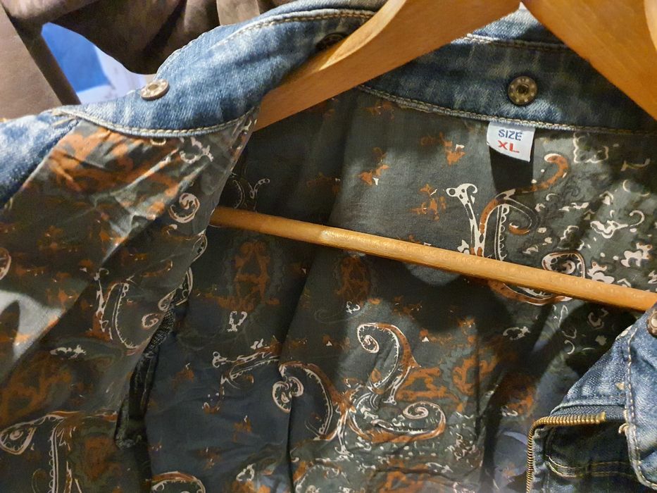 Много запазено дамско дънково яке